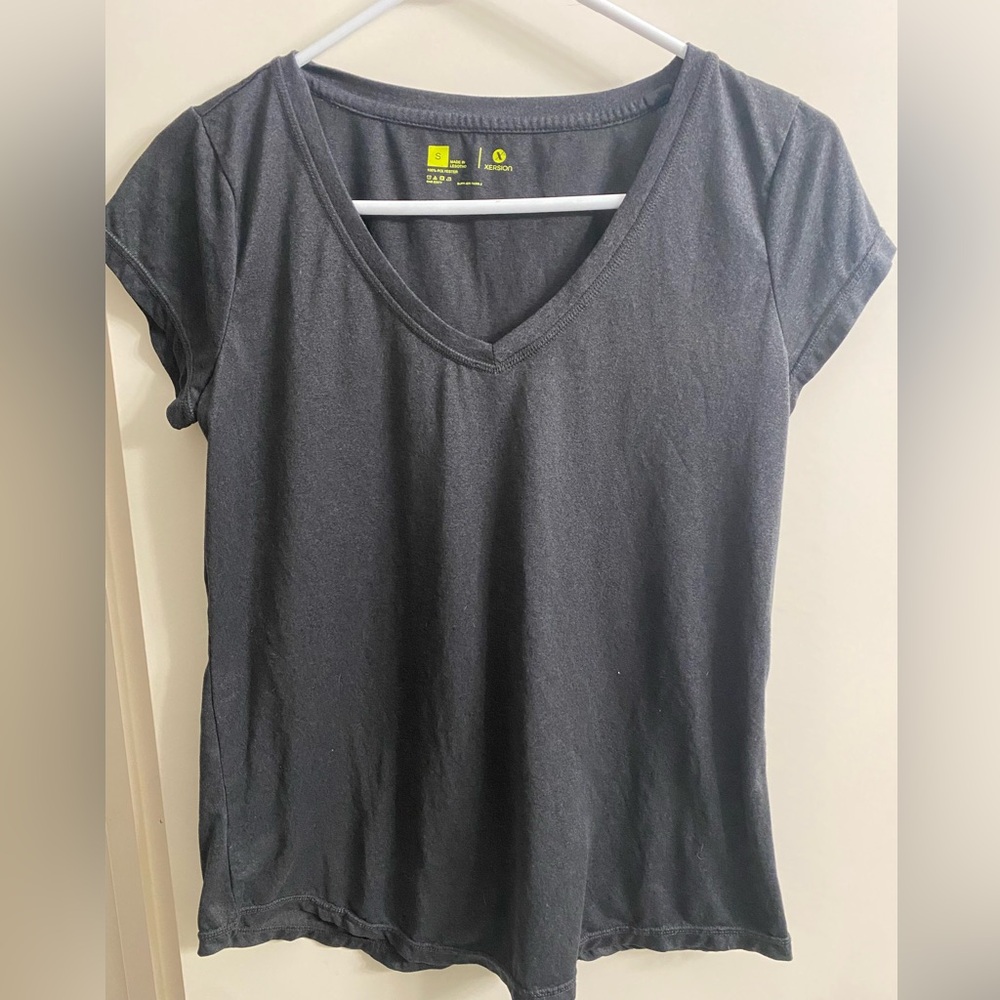 Xersion Charcoal V-Neck Short Sleeve Tee